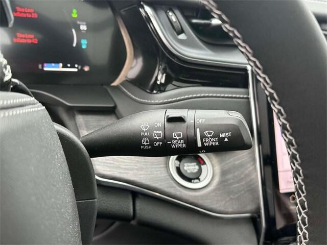Photo of 2023 Metallic Jeep Grand Cherokee 4xe