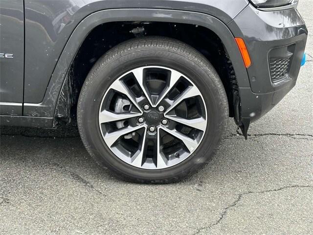 Photo of 2023 Metallic Jeep Grand Cherokee 4xe