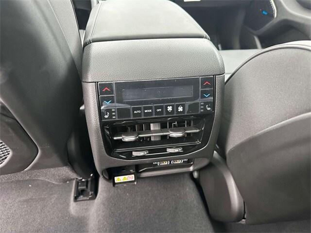 Photo of 2023 Metallic Jeep Grand Cherokee 4xe