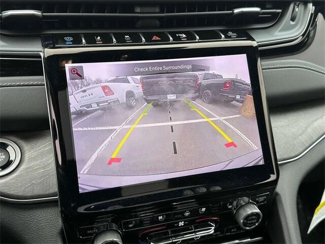 Photo of 2023 Metallic Jeep Grand Cherokee 4xe