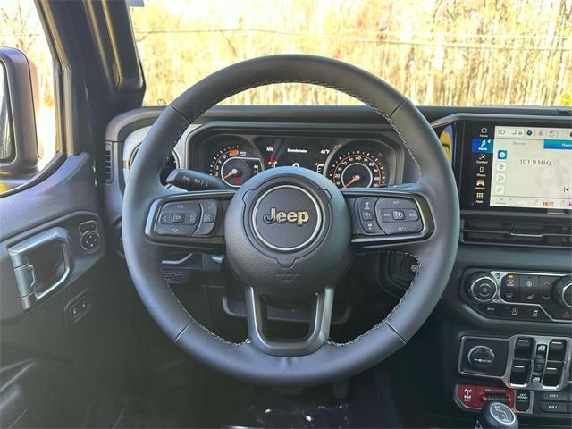 Photo of 2025 Black Clearcoat Jeep Wrangler