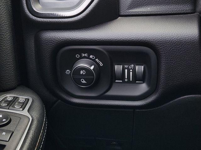 Photo of 2023 Granite Crystal Metallic Clearcoat RAM 2500