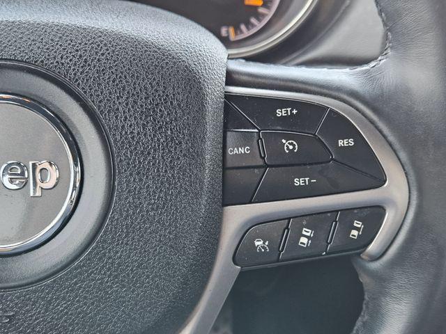 Photo of 2018 Bright White Clearcoat Jeep Grand Cherokee