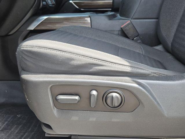 Photo of 2022 Silver Ice Metallic Chevrolet Silverado 3500