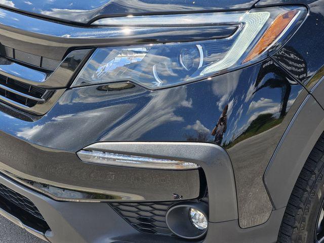 Photo of 2022 Black Honda Pilot