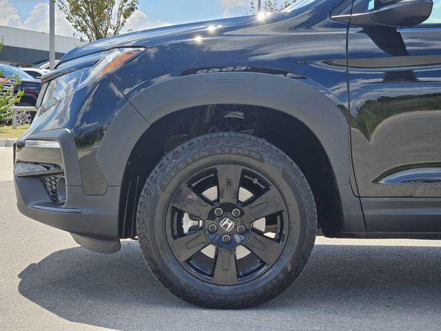 Photo of 2022 Black Honda Pilot