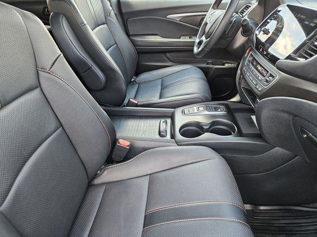 Photo of 2022 Black Honda Pilot