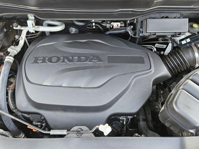 Photo of 2022 Black Honda Pilot