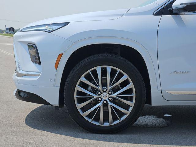 Photo of 2026 iridescent white tricoat Buick Enclave