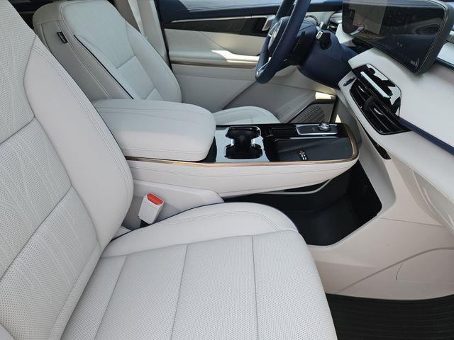 Photo of 2026 iridescent white tricoat Buick Enclave