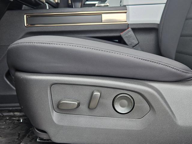 Photo of 2025 Void Black GMC HUMMER EV Pickup