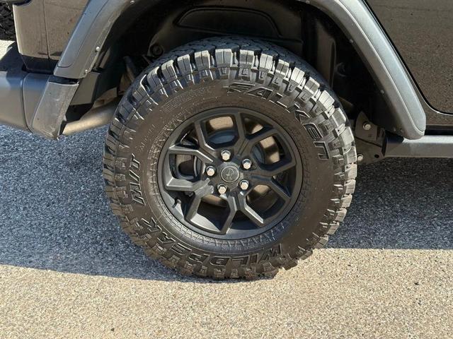 Photo of 2024 Black Clearcoat Jeep Wrangler