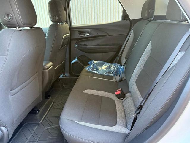 Photo of 2025 Summit White Chevrolet Trailblazer