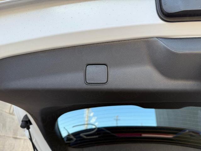 Photo of 2025 Summit White Chevrolet Trailblazer