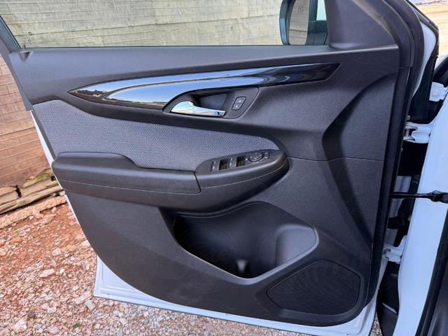 Photo of 2025 Summit White Chevrolet Trailblazer
