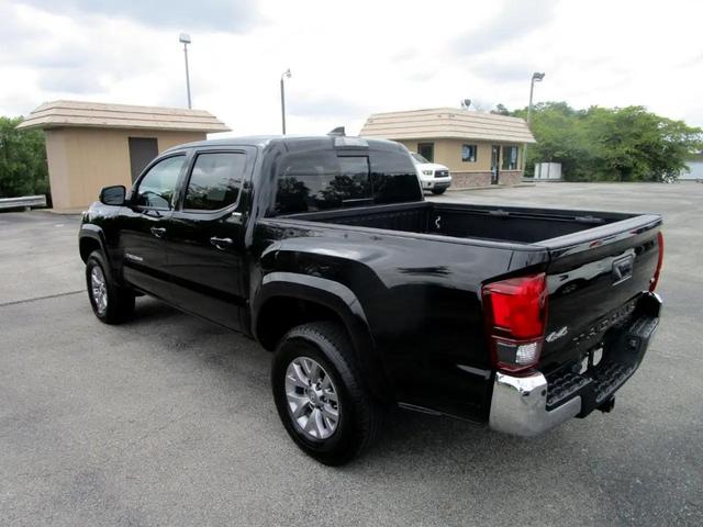 Photo of 2018 Black Toyota Tacoma