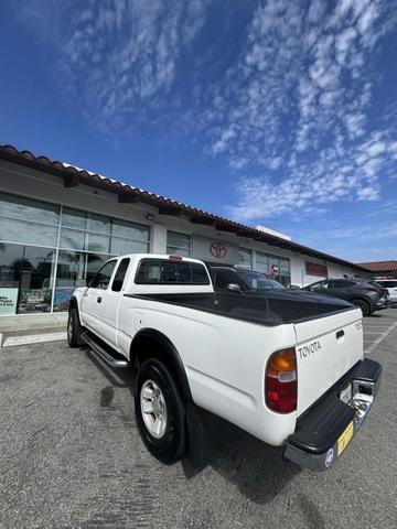 Photo of 1999 Natural White Toyota Tacoma
