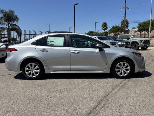 Photo of 2025 Classic Silver Metallic Toyota Corolla
