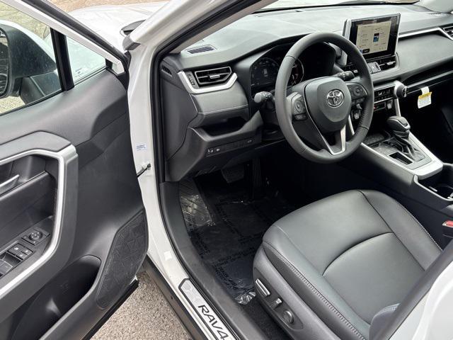 Photo of 2025 Wind Chill Pearl Toyota RAV4