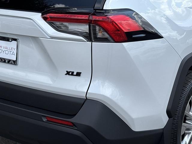 Photo of 2025 Wind Chill Pearl Toyota RAV4