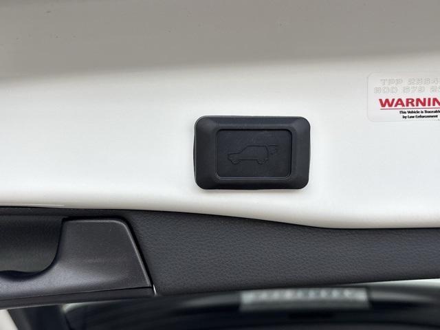 Photo of 2025 Wind Chill Pearl Toyota RAV4