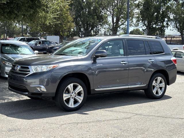 Photo of 2013 Magnetic Gray Toyota Highlander