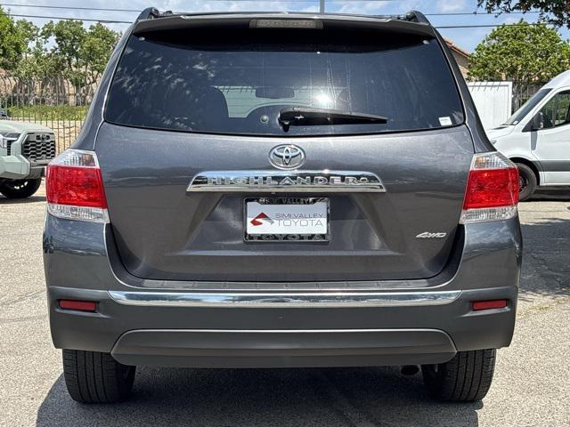 Photo of 2013 Magnetic Gray Toyota Highlander