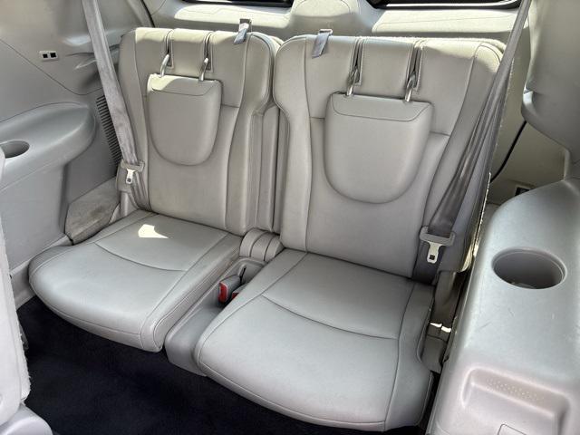 Photo of 2013 Magnetic Gray Toyota Highlander