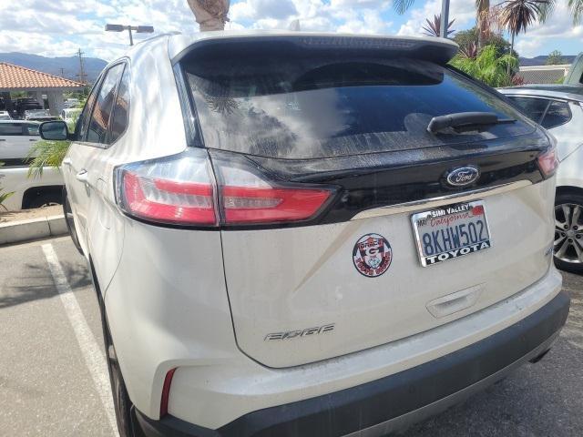 Photo of 2019 White Platinum Ford Edge