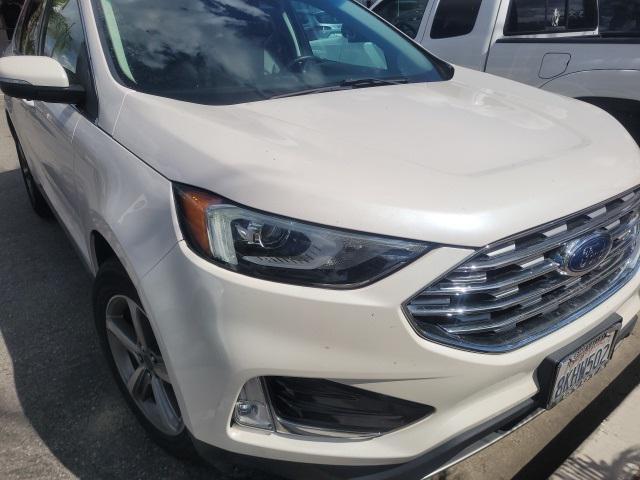 Photo of 2019 White Platinum Ford Edge