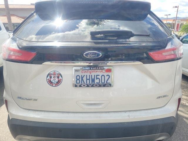 Photo of 2019 White Platinum Ford Edge