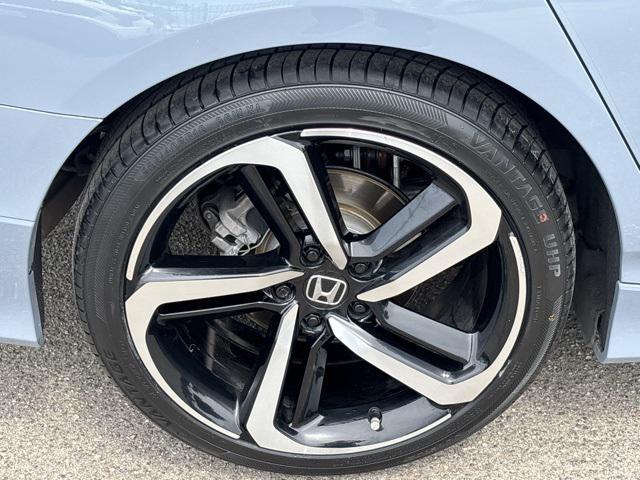Photo of 2022 Sonic Gray Pearl Honda Accord Hybrid