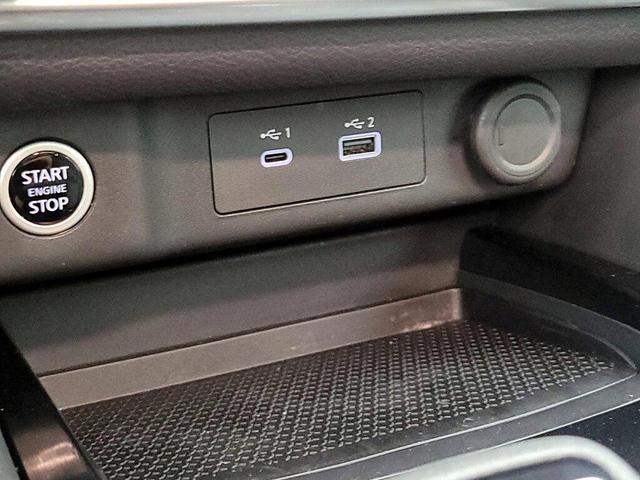 Photo of 2023 White Nissan Rogue