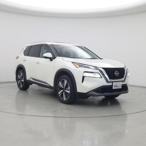 Photo of 2023 White Nissan Rogue