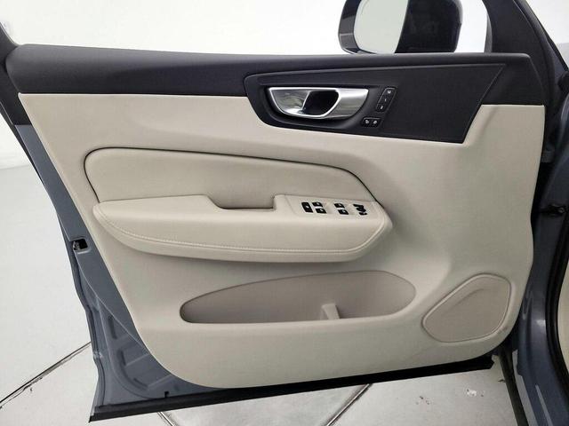 Photo of 2024 Thunder Grey Metallic Volvo XC60