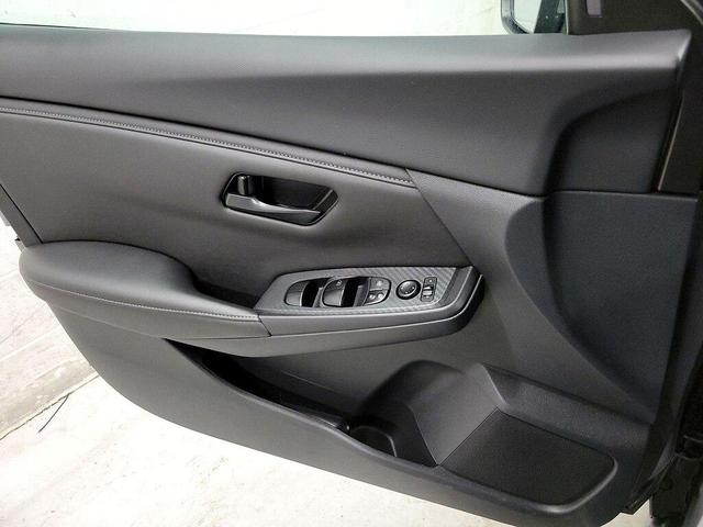 Photo of 2024 Gun Metallic Nissan Sentra