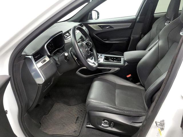 Photo of 2024 White Jaguar F-PACE
