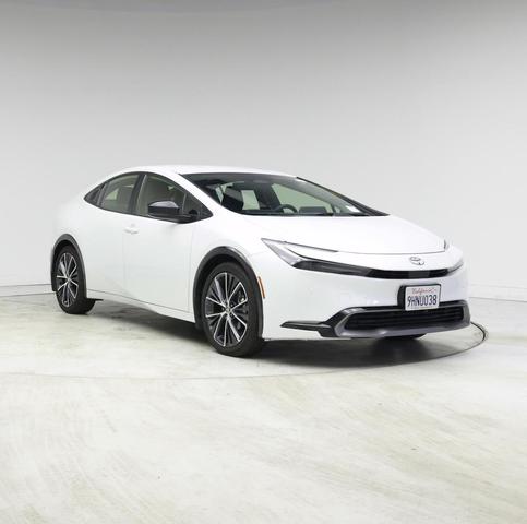 Photo of 2023 White Toyota Prius