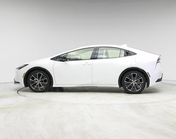 Photo of 2023 White Toyota Prius