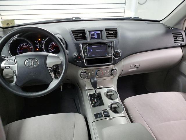 Photo of 2013 Blizzard Pearl Toyota Highlander