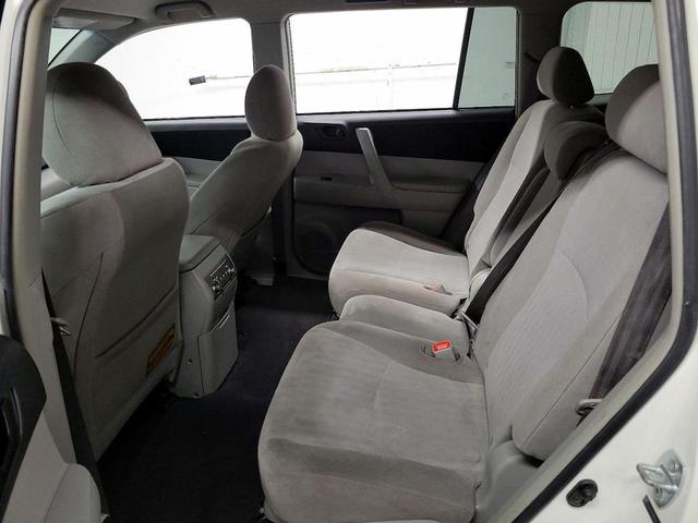 Photo of 2013 Blizzard Pearl Toyota Highlander