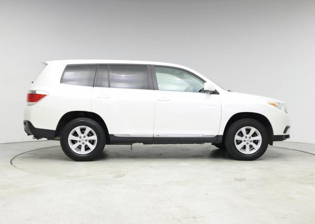 Photo of 2013 Blizzard Pearl Toyota Highlander