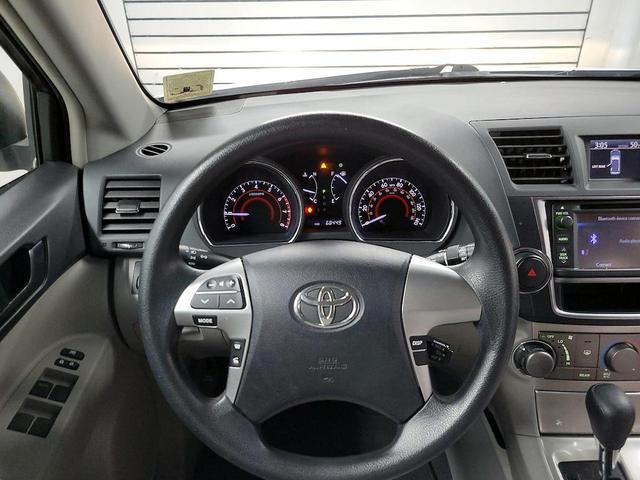 Photo of 2013 Blizzard Pearl Toyota Highlander