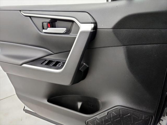 Photo of 2023 Ice Cap Toyota RAV4