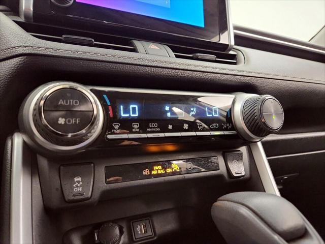 Photo of 2023 Ice Cap Toyota RAV4