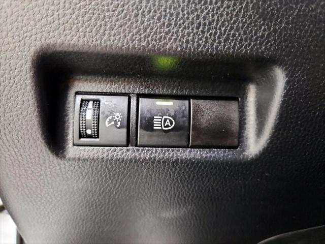 Photo of 2023 Ice Cap Toyota RAV4