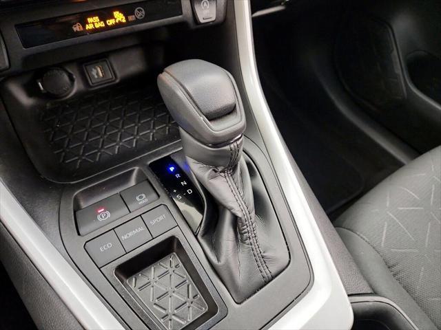Photo of 2023 Ice Cap Toyota RAV4