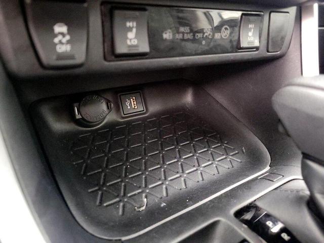 Photo of 2024 Silver Sky Metallic Toyota RAV4 Hybrid