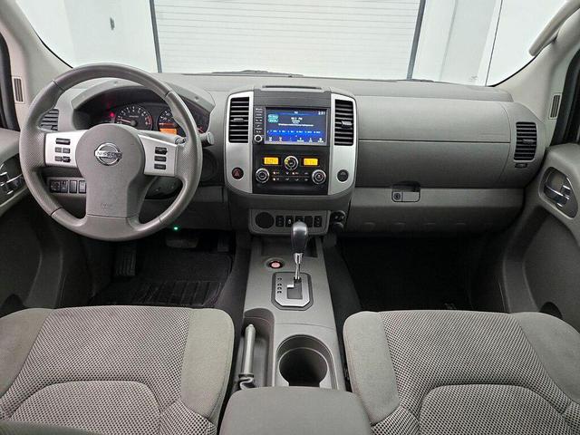 Photo of 2021 Glacier White Nissan Frontier