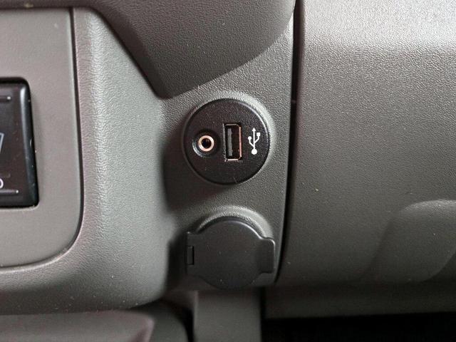 Photo of 2021 Glacier White Nissan Frontier
